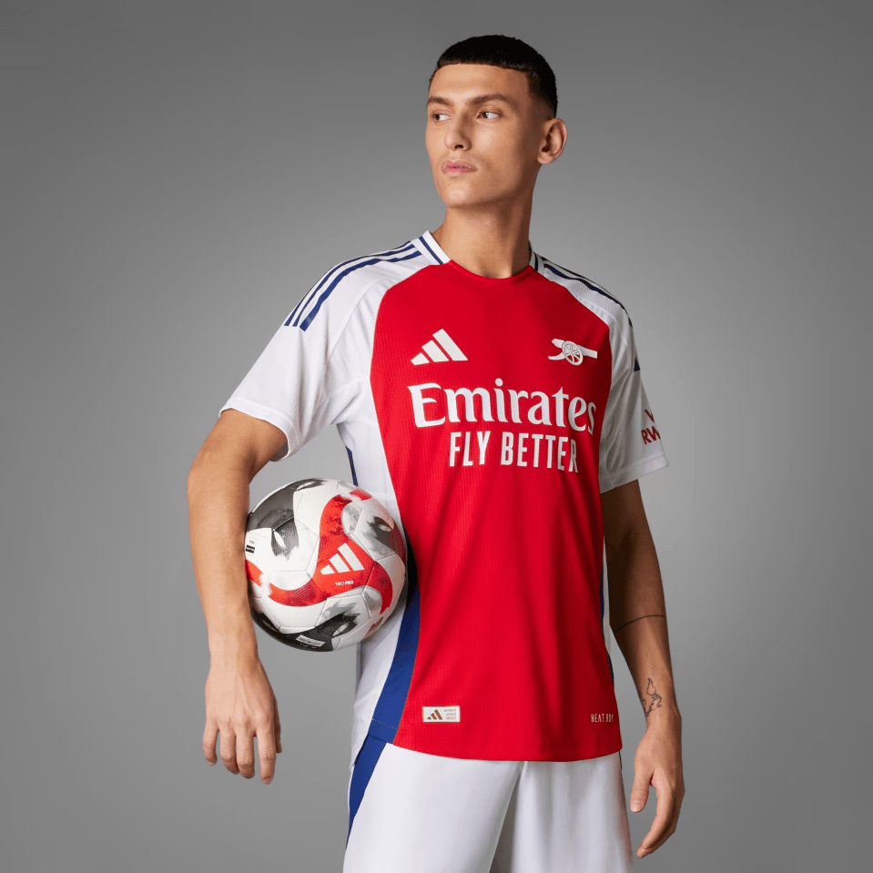 This match-ready Arsenal kit is just £71.50